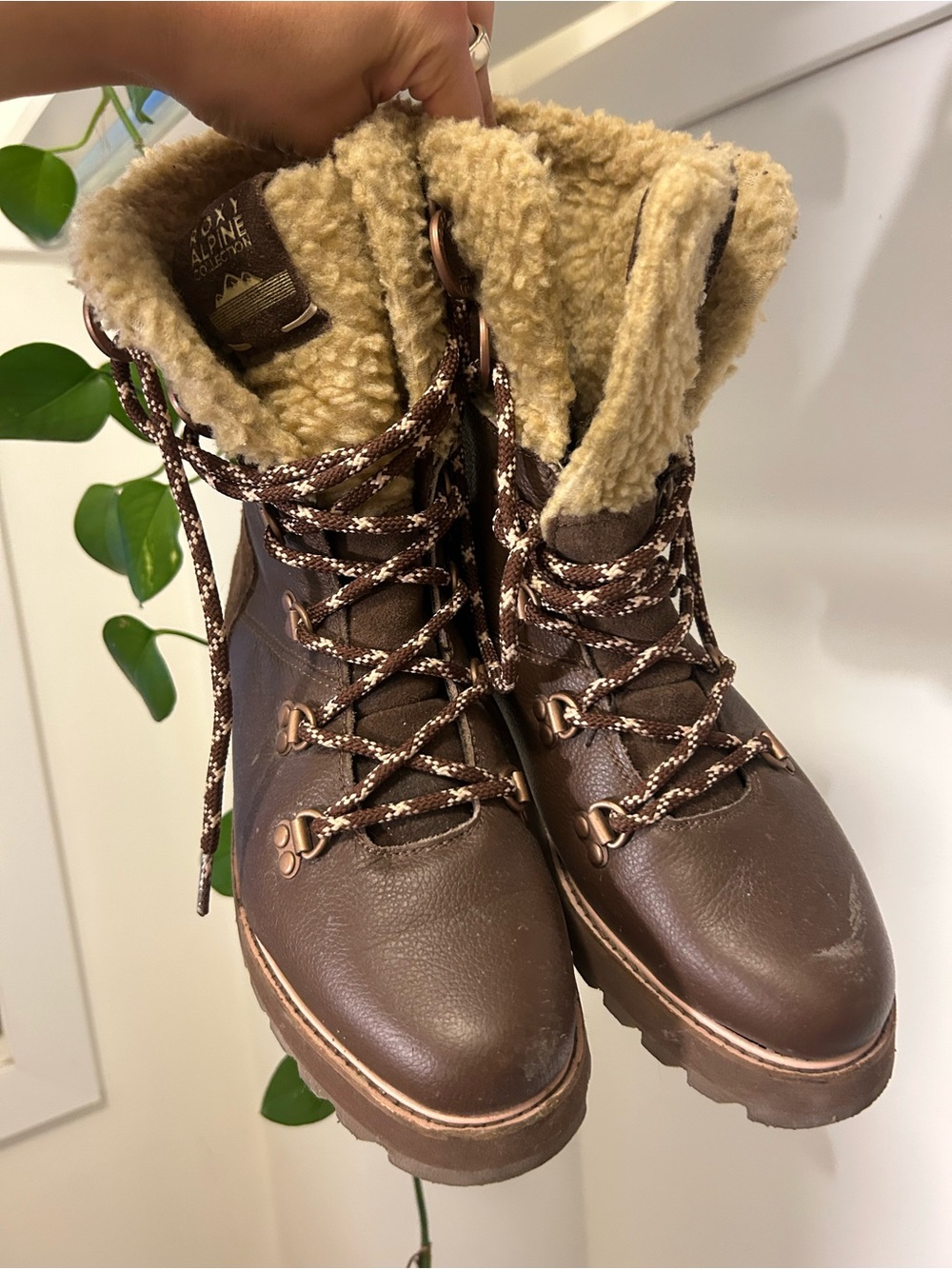 Alpine Design Brown Faux-Leather Sherpa-Lined Women's Winter Boots